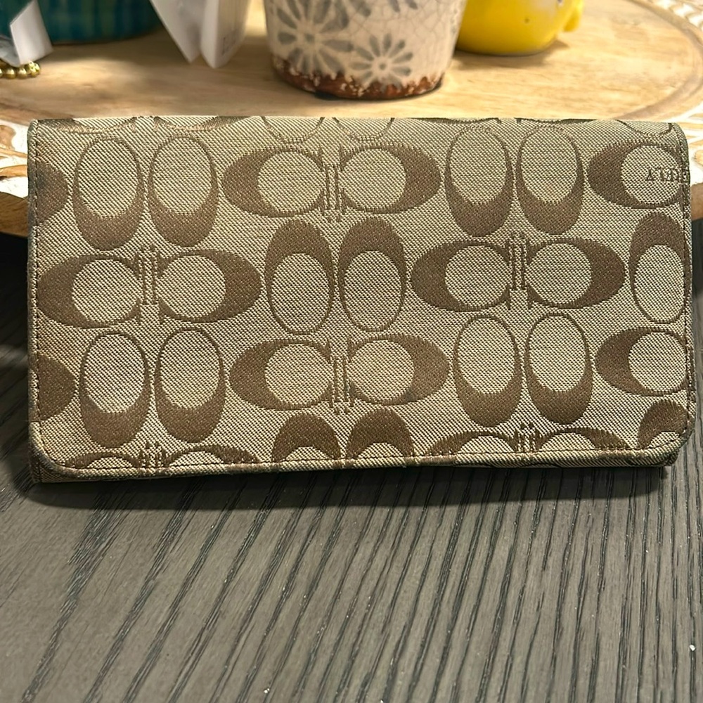 Coach wallet - Picture 1 of 4